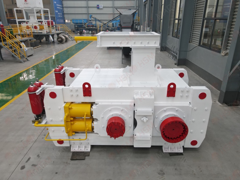 華盛銘高壓輥磨機(jī)：輥皮壽命長、振動(dòng)小，滿足水泥熟料24小時(shí)連續(xù)粉磨