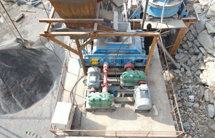 鉛鋅礦破碎機生產現場 鉛鋅礦破碎機生產現場
